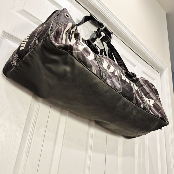 Warrior Lacrosse Baseball Hockey Duffle Equipment Bag Gray Black Large 32" Long - Picture 5 of 14